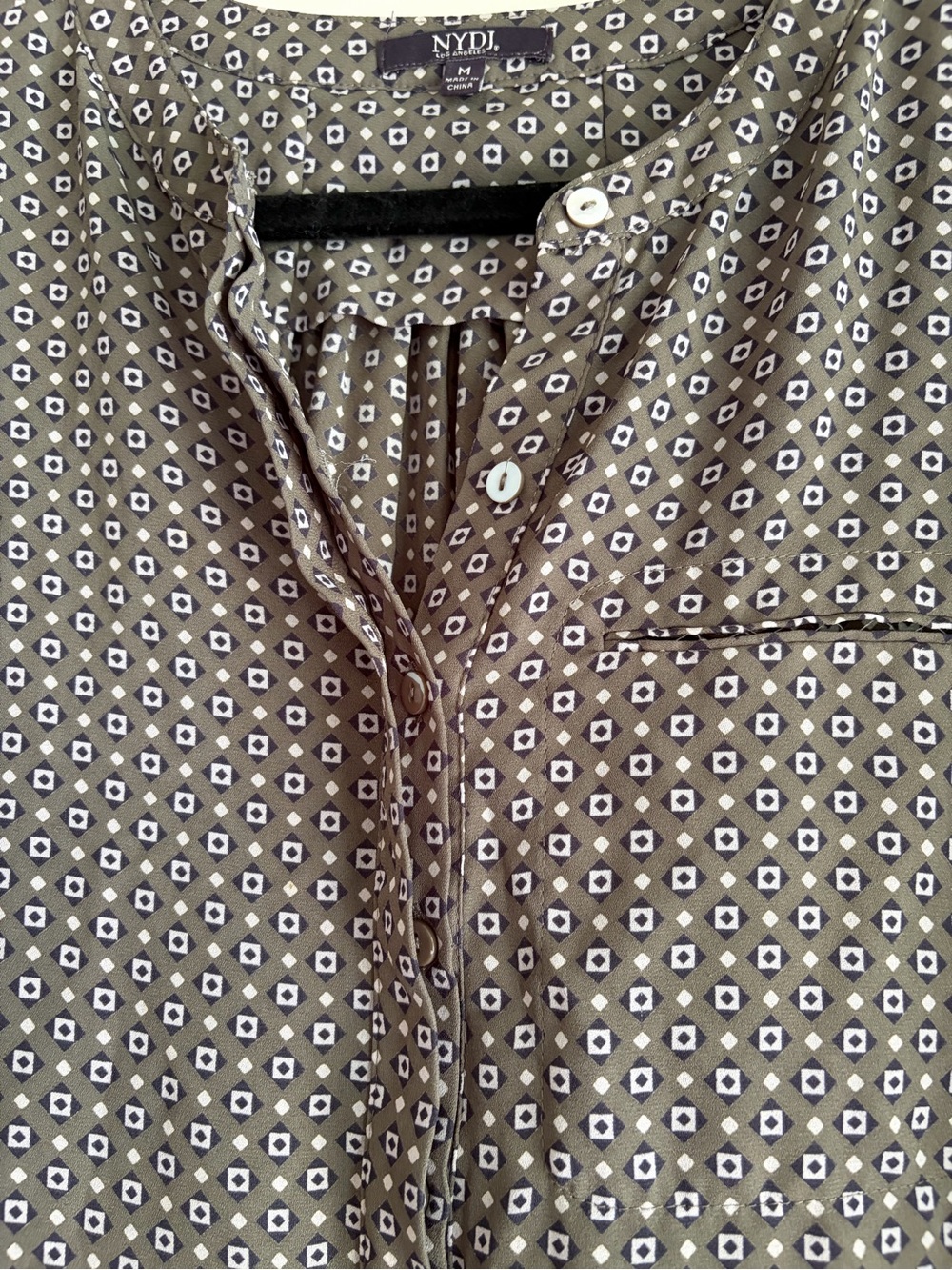 NYDJ Olive Green Print 3/4 Sleeve Chiffon Blouse Size M - Picture 4 of 7